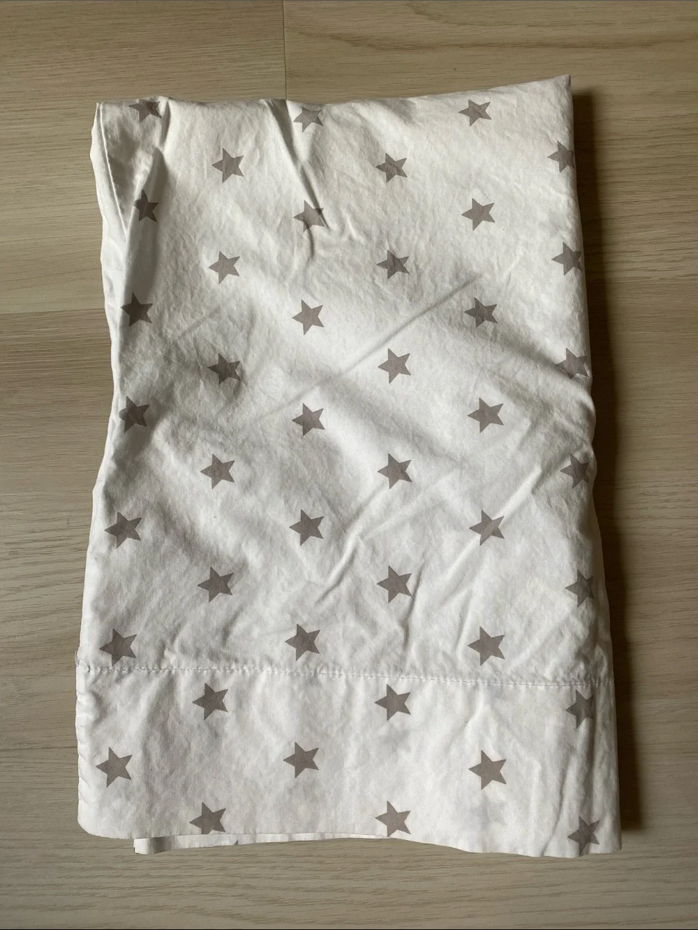 Pottery Barn White Taupe Star Print Pillowcase